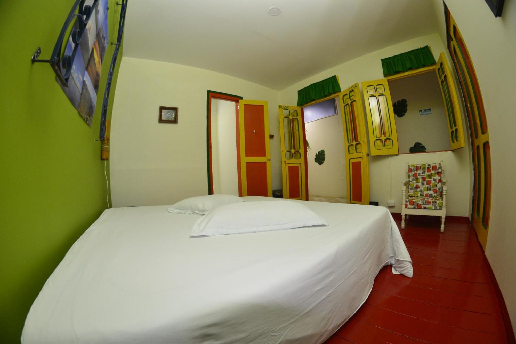 Golden Frog Manizales Hostel Екстериор снимка
