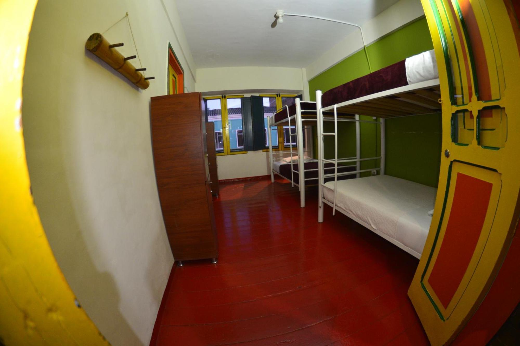 Golden Frog Manizales Hostel Екстериор снимка